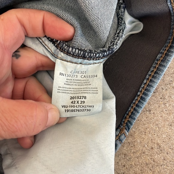 Like New Men’s Lee Extreme Motion Jeans - Picture 5 of 6